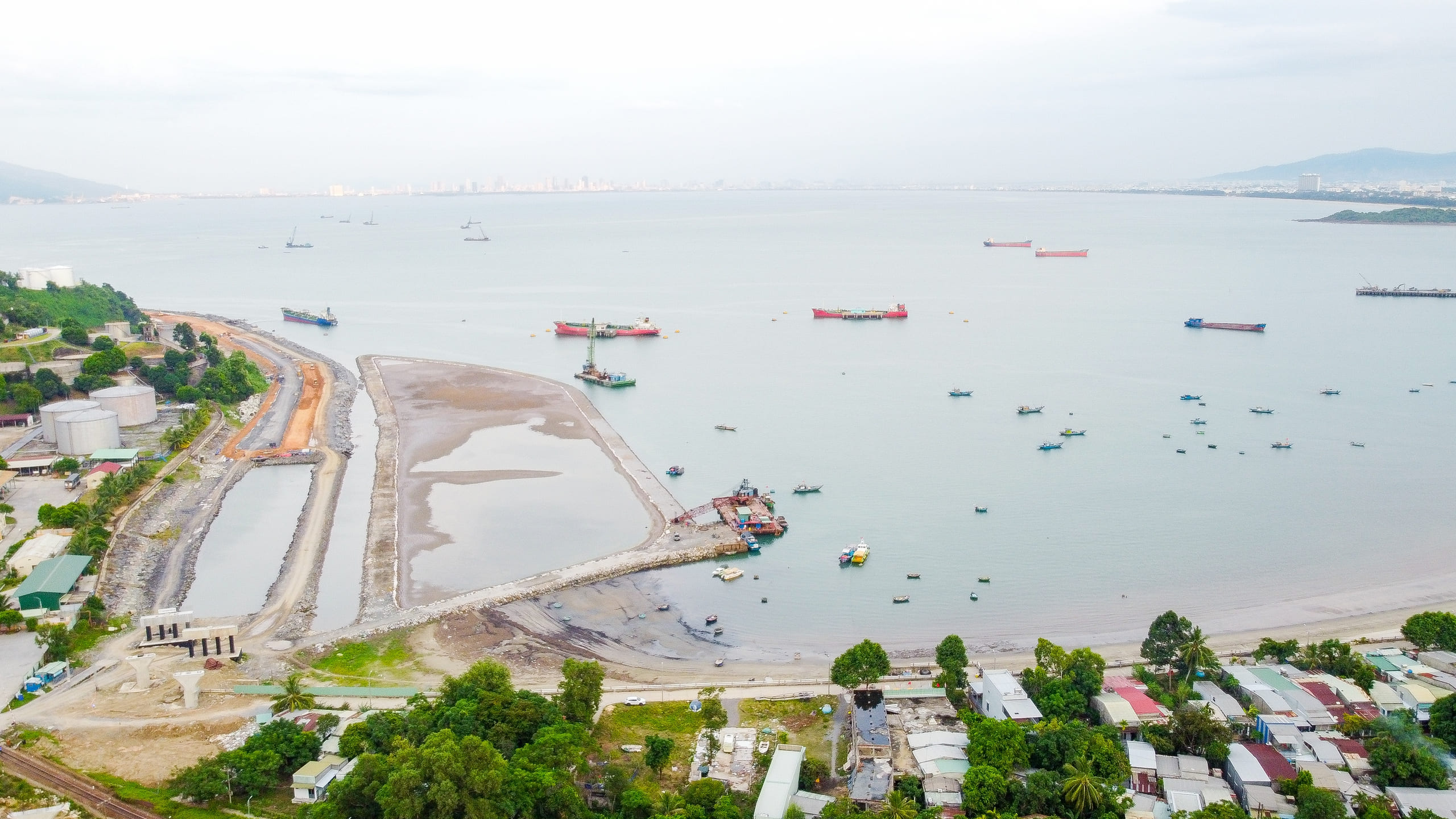 Sự bứt phá của các ngành kinh tế mũi nhọn tạo động lực cho kinh tế Đà Nẵng phát triển.