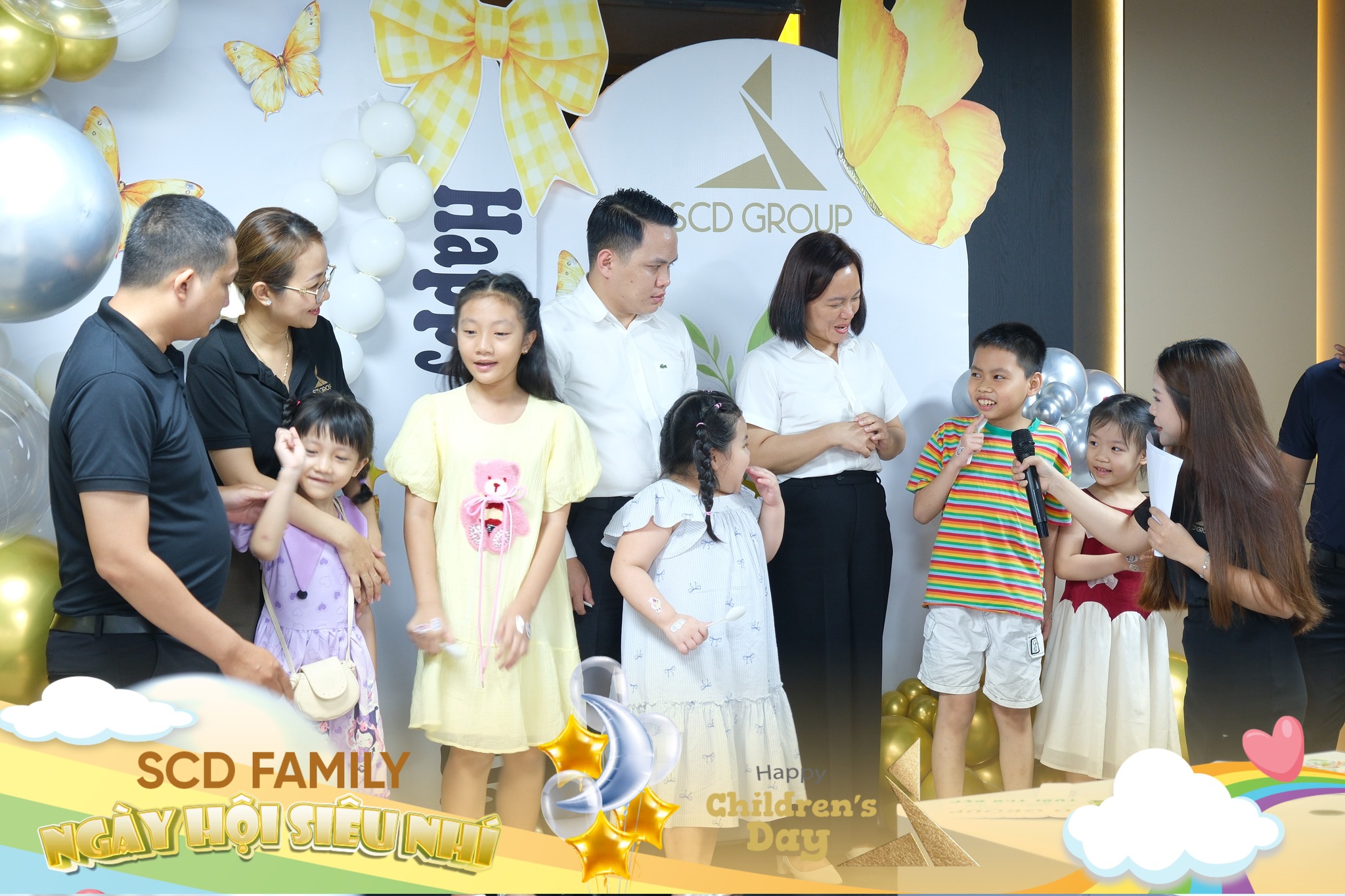 Không gian chương trình sôi nổi với nhiều hoạt động hấp dẫn.
