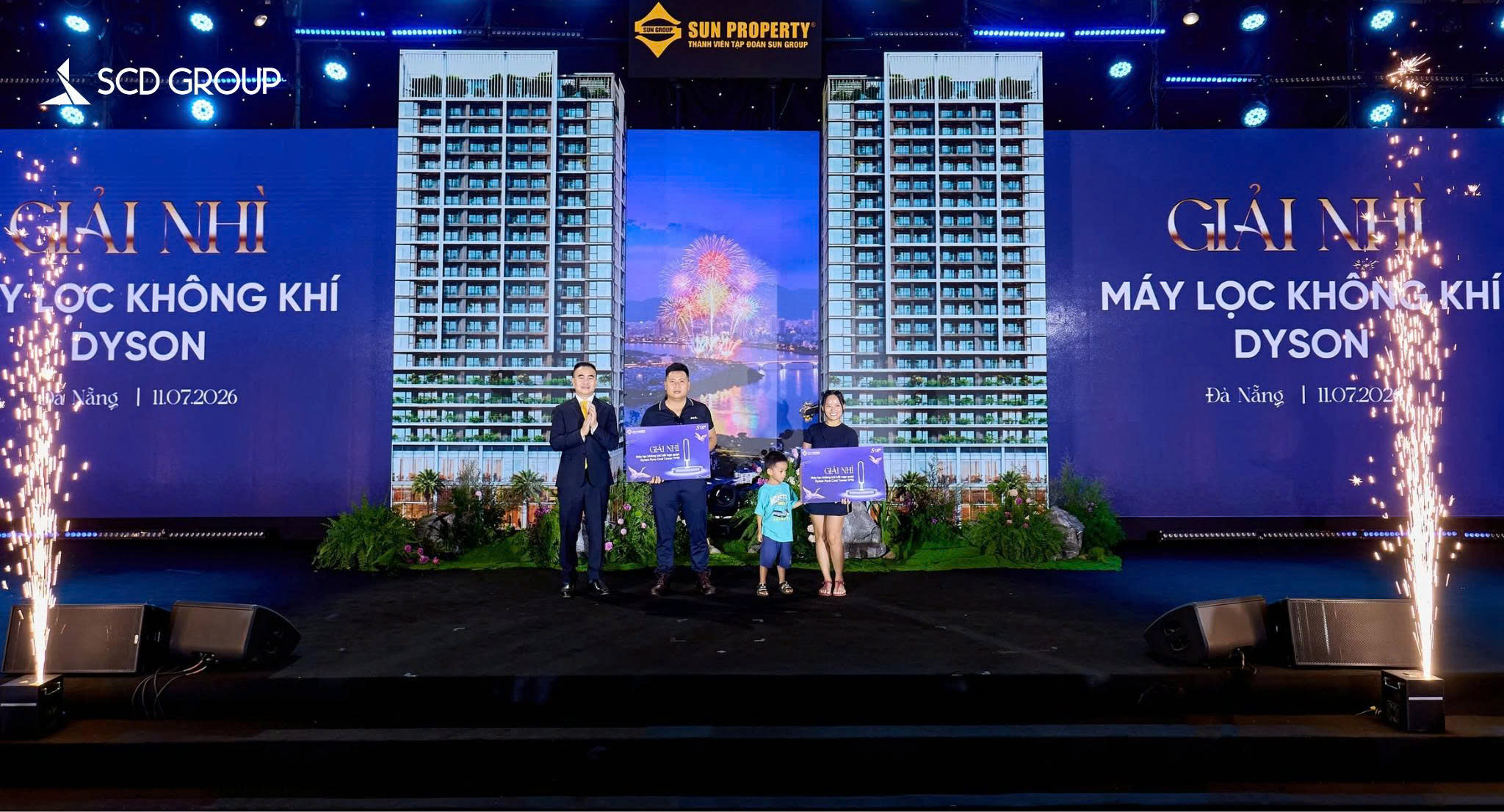 Chương trình quay số trúng thưởng các giải thưởng lớn đã được trao tận tay khách hàng.