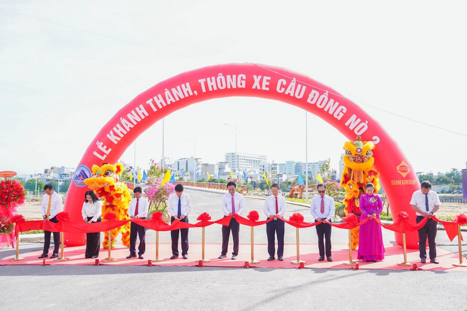 Cầu Đồng Nò 2 bắc qua sông Cổ Cò chính thức được khánh thành rút ngắn thời gian di chuyển từ khu vực phía Nam đến trung tâm TP Đà Nẵng.