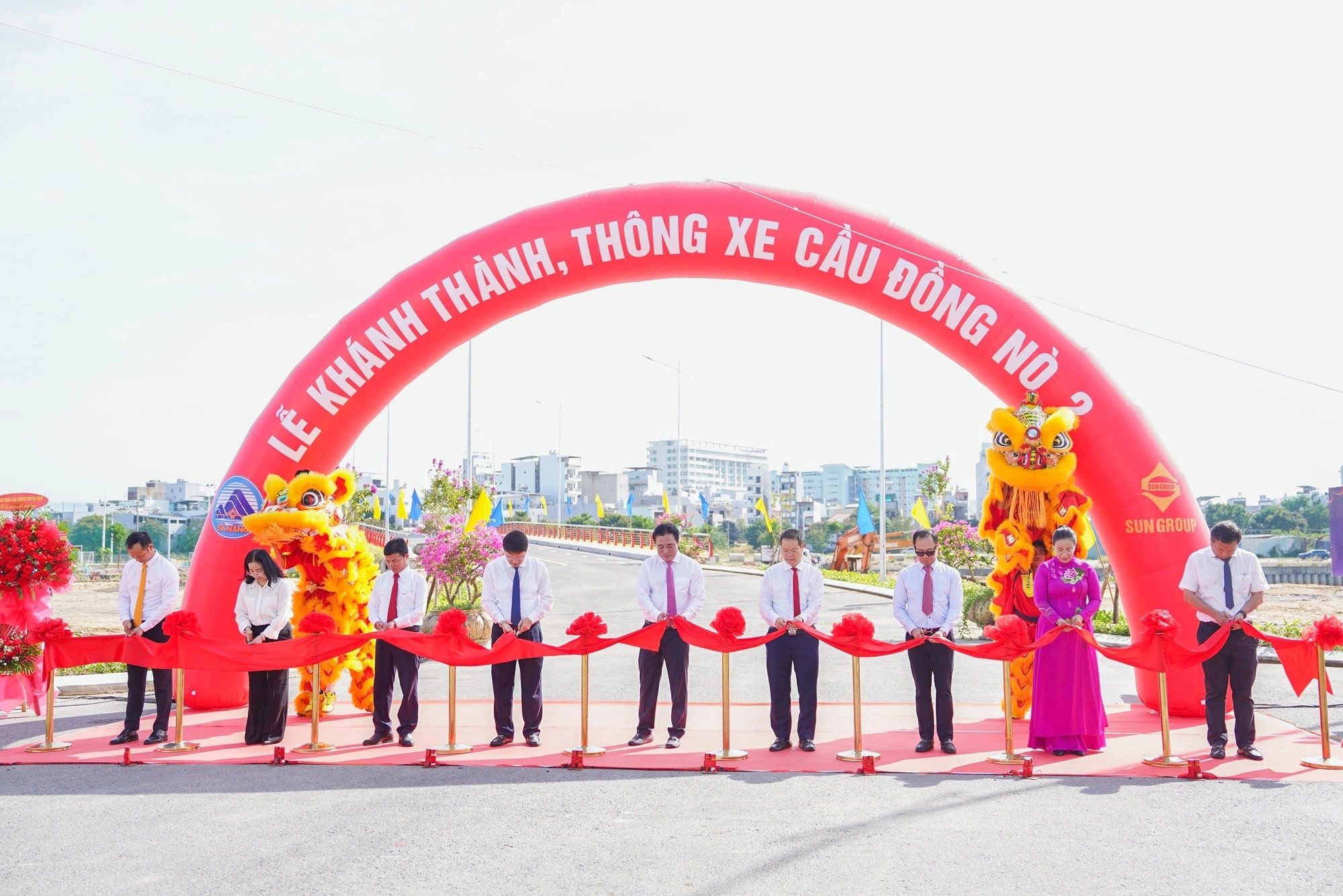 Tuyến giao thông huyết mạch cầu Đồng Nò 2 thông xe, rút ngắn khoảng cách từ khu vực phía Nam về trung tâm thành phố. Ảnh: Ánh Dương