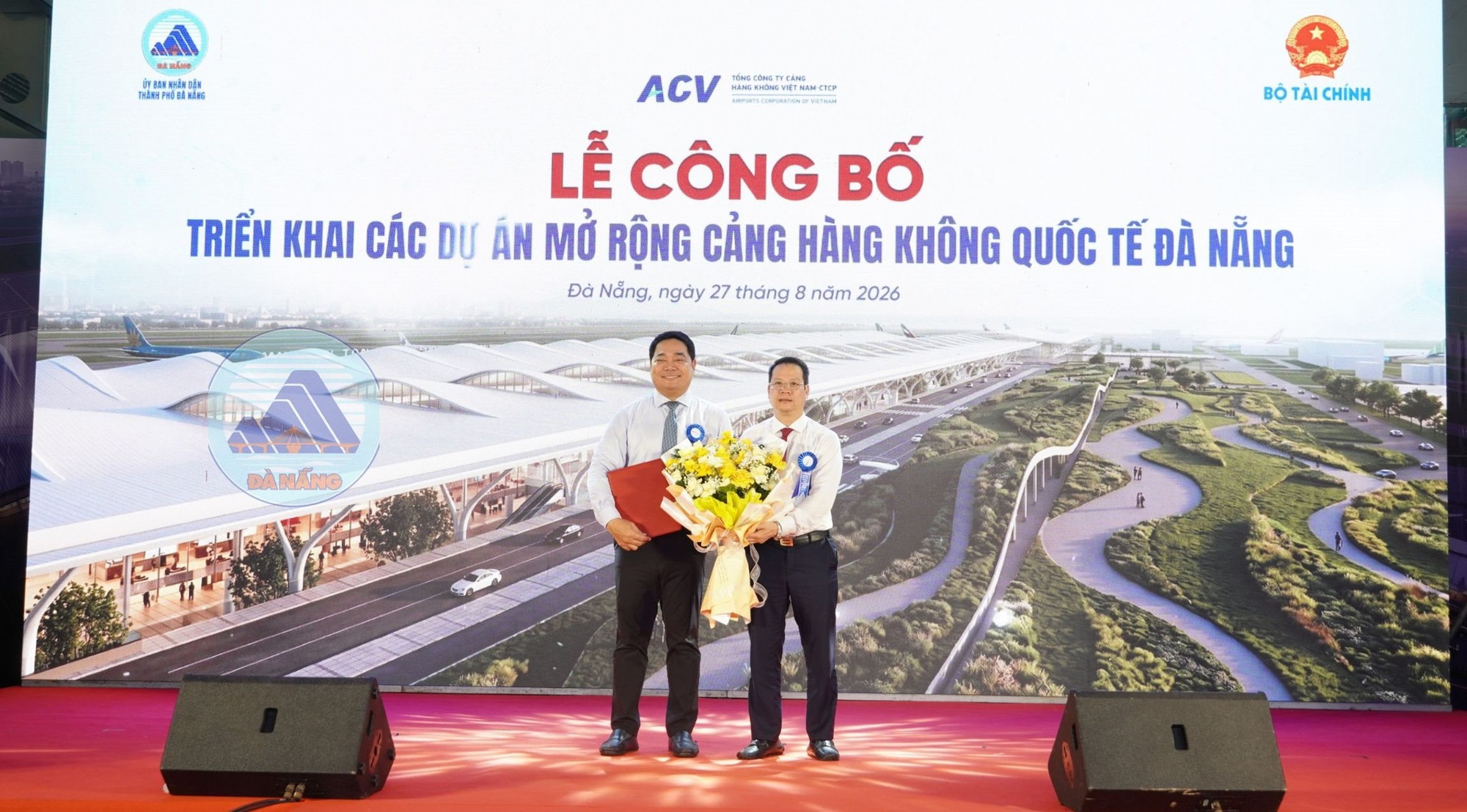 Lễ công bố triển khai các dự án mở rộng Cảng hàng không quốc tế Đà Nẵng. (Ảnh: Cổng thông tin điện tử Đà Nẵng).